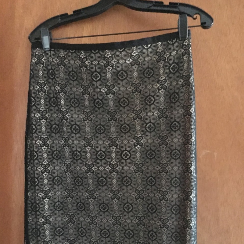 pencil skirt black lace overlay w/cream lining
